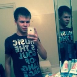 Спортивный парень с огромным членом ищет девушку в Абакане для секса Спортивный парень с огромным членом ищет девушку в Абакане для секса