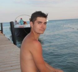 Парень в поисках женщины для встреч Парень в поисках женщины для встреч