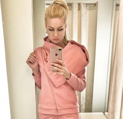 Девушка ищет мужчину для интима Девушка ищет мужчину для интима