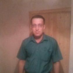 В поисках прекрасной девушки. Сам спортивный, симпатичный парень славянской внешности В поисках прекрасной девушки. Сам спортивный, симпатичный парень славянской внешности